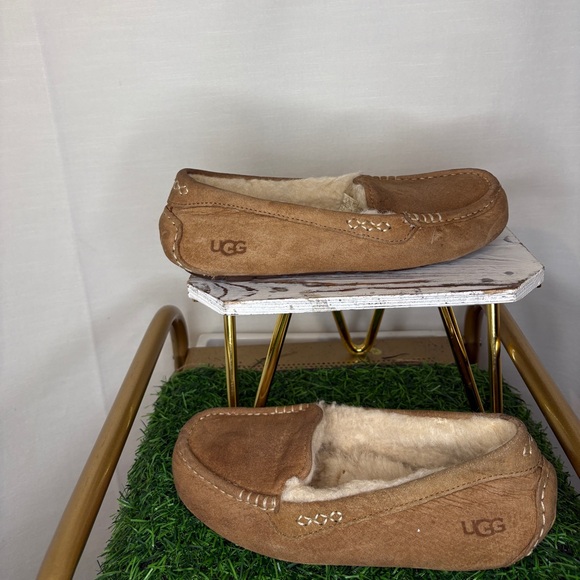 UGG Brown Suede Slippers Size 8 - Picture 2 of 10